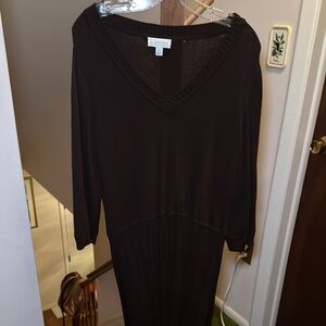 Brown Long Sleeve St John Sheath Dress with V-Neck for Casual Occasions